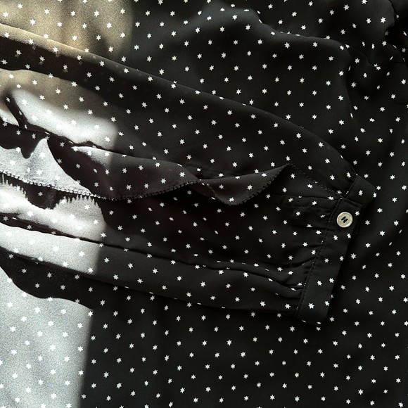 Michael Kors Women's Blouse Medium Ruffle Long Sleeve White Stars Print on Black - Picture 12 of 12